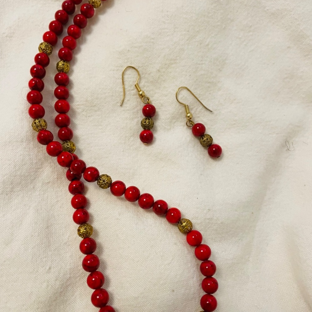 Beaded Necklace and Earring Set - Picture 5 of 6